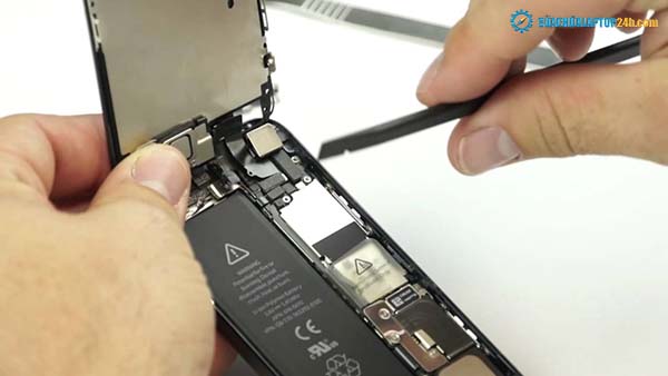 iPhone 5S screen replacement process